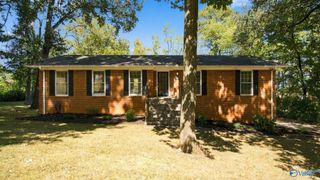 407 Sherwood Drive SE, Huntsville, AL 35802