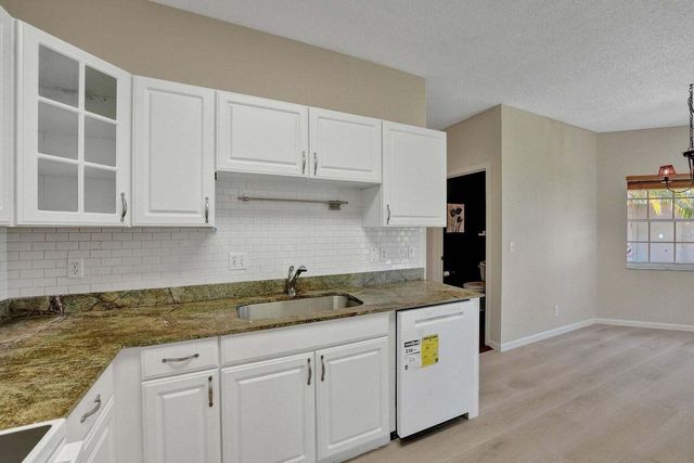 21193 Vía Eden, Boca Raton, FL 33433
