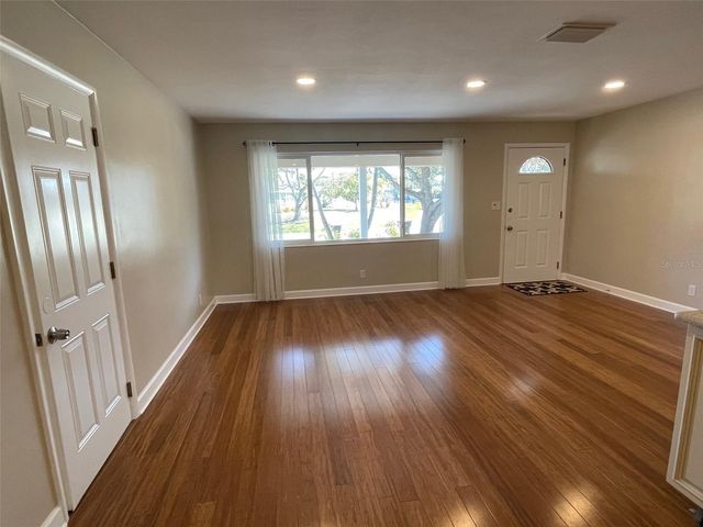 6556 27TH STREET N, St Petersburg, FL 33702