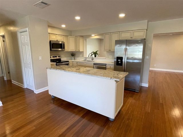 6556 27TH STREET N, St Petersburg, FL 33702