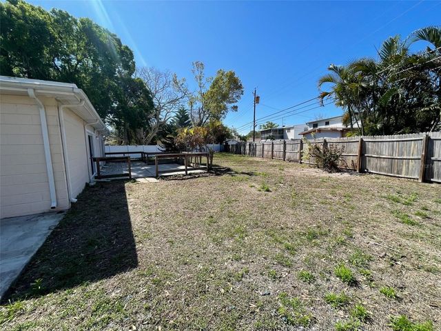 6556 27TH STREET N, St Petersburg, FL 33702