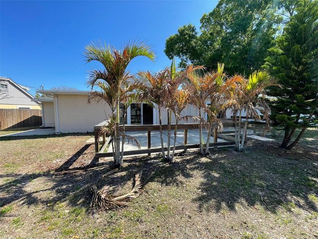 6556 27TH STREET N, St Petersburg, FL 33702