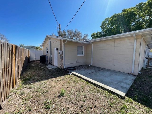 6556 27TH STREET N, St Petersburg, FL 33702