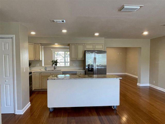 6556 27TH STREET N, St Petersburg, FL 33702