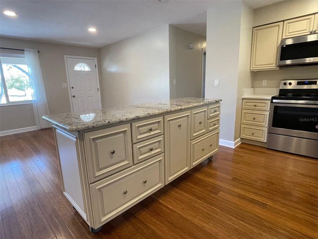 6556 27TH STREET N, St Petersburg, FL 33702