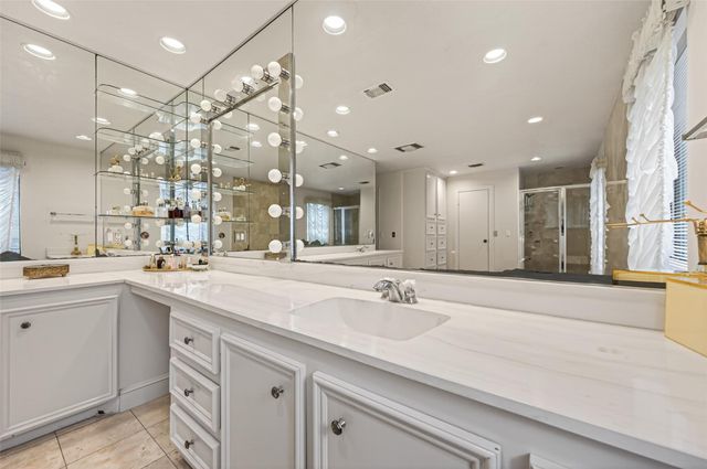 8103 Lake Edge Court, Houston, TX 77071