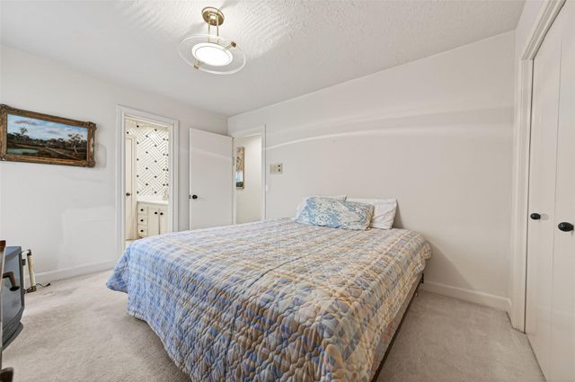 8103 Lake Edge Court, Houston, TX 77071