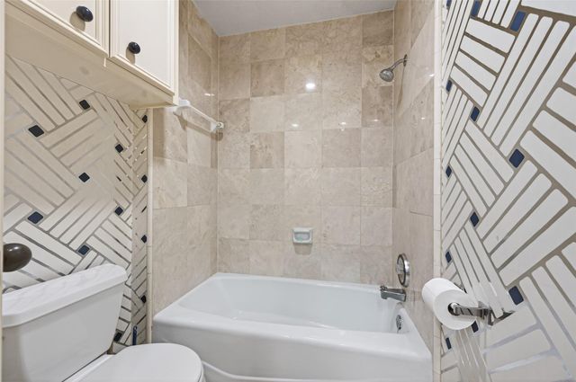 8103 Lake Edge Court, Houston, TX 77071