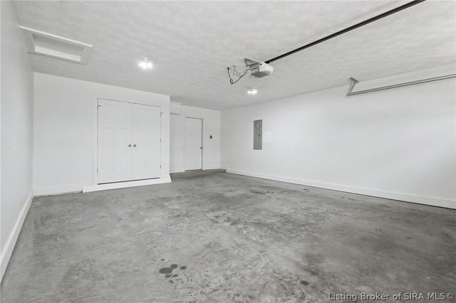 7805 Linwood Circle, Charlestown, IN 47111