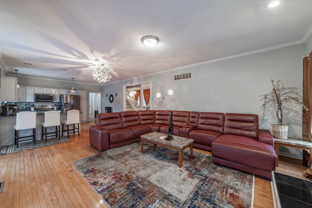 2219 Ticonderoga Street, Schererville, IN 46375