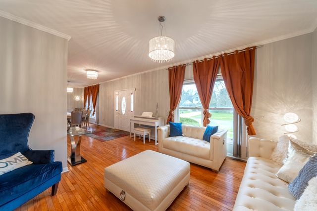 2219 Ticonderoga Street, Schererville, IN 46375