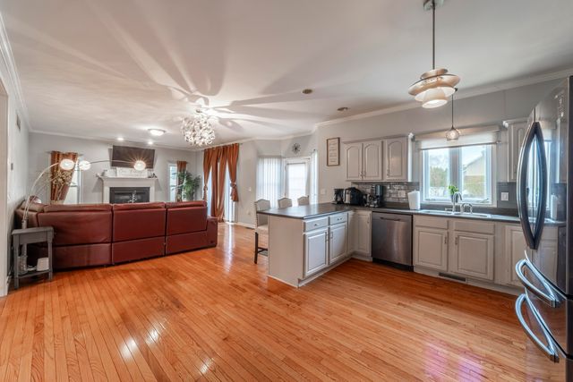 2219 Ticonderoga Street, Schererville, IN 46375