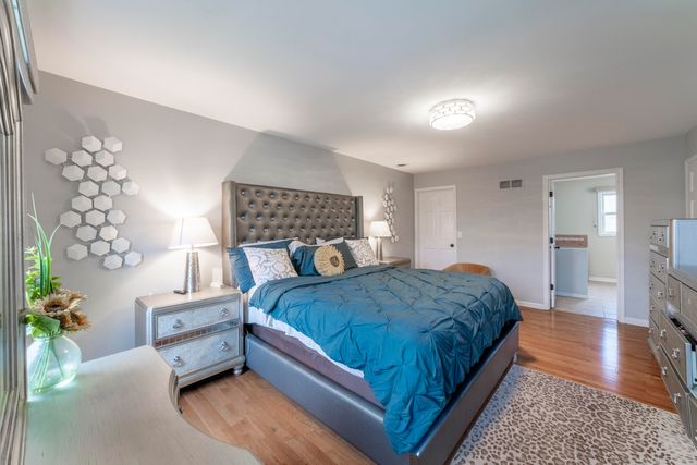 2219 Ticonderoga Street, Schererville, IN 46375