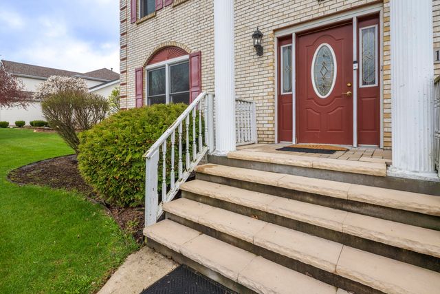 2219 Ticonderoga Street, Schererville, IN 46375