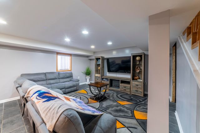 2219 Ticonderoga Street, Schererville, IN 46375