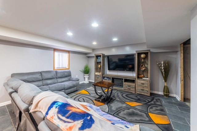 2219 Ticonderoga Street, Schererville, IN 46375