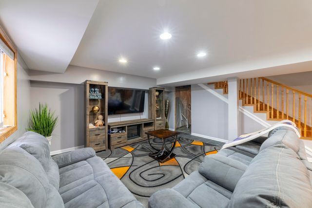 2219 Ticonderoga Street, Schererville, IN 46375