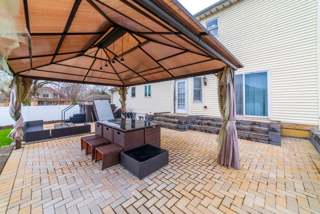 2219 Ticonderoga Street, Schererville, IN 46375