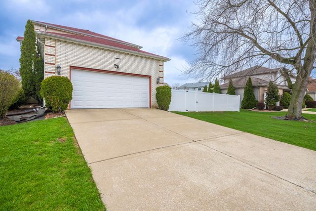 2219 Ticonderoga Street, Schererville, IN 46375