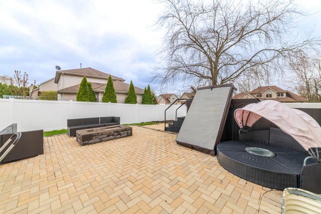 2219 Ticonderoga Street, Schererville, IN 46375