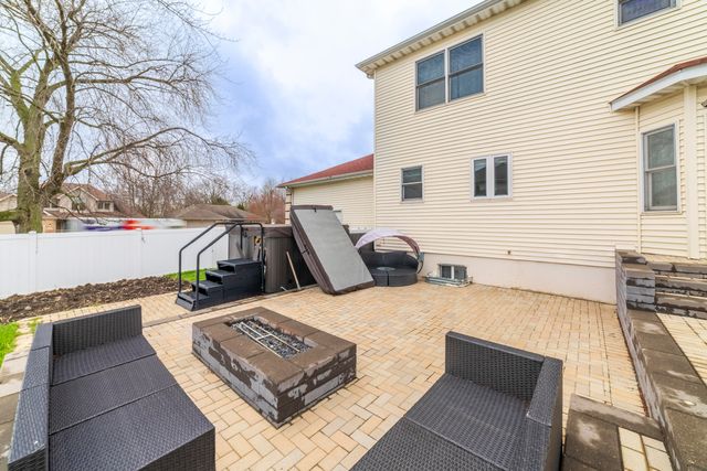 2219 Ticonderoga Street, Schererville, IN 46375