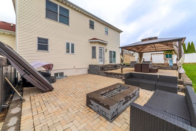 2219 Ticonderoga Street, Schererville, IN 46375