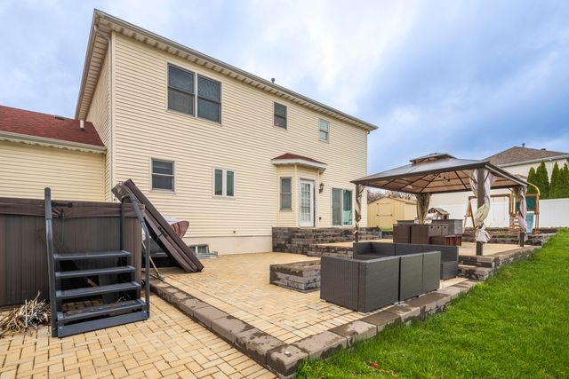 2219 Ticonderoga Street, Schererville, IN 46375