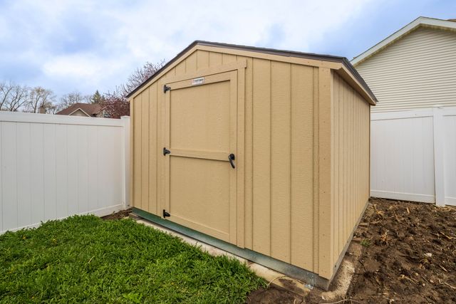 2219 Ticonderoga Street, Schererville, IN 46375