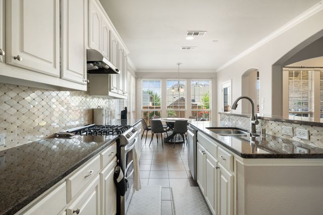 2528 Louis Lane, Lewisville, TX 75056