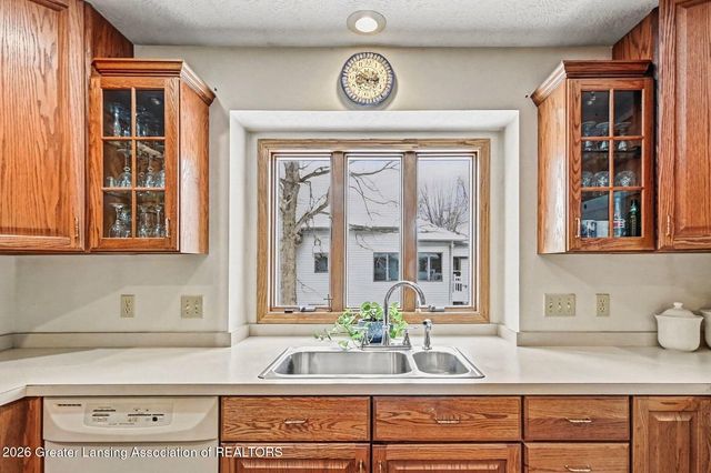 1901 E Stoll Road, Lansing, MI 48906