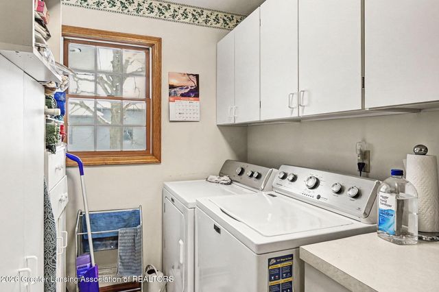 1901 E Stoll Road, Lansing, MI 48906