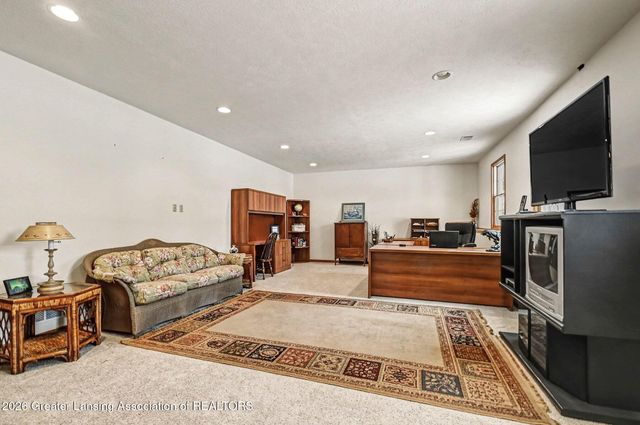 1901 E Stoll Road, Lansing, MI 48906