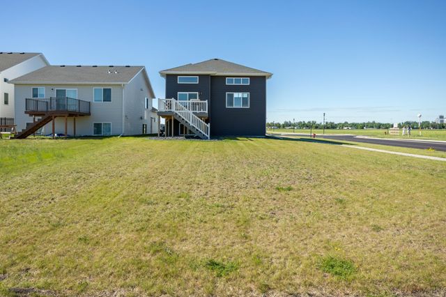 6381 Saint Ann Avenue, Horace, ND 58047