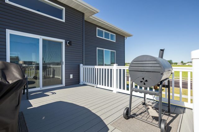 6381 Saint Ann Avenue, Horace, ND 58047
