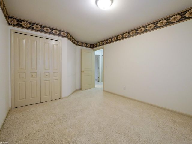 21133 Parkplace Lane, Clinton Township, MI 48036