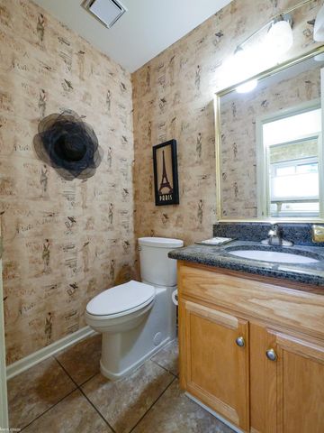 21133 Parkplace Lane, Clinton Township, MI 48036