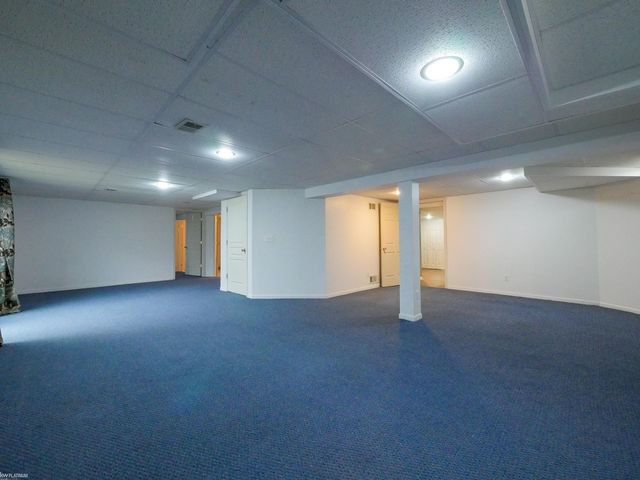 21133 Parkplace Lane, Clinton Township, MI 48036