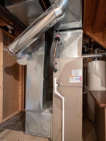 21133 Parkplace Lane, Clinton Township, MI 48036