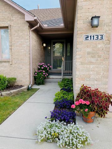21133 Parkplace Lane, Clinton Township, MI 48036