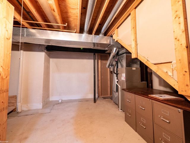 21133 Parkplace Lane, Clinton Township, MI 48036