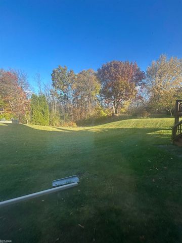 21133 Parkplace Lane, Clinton Township, MI 48036