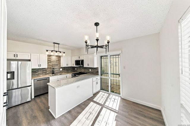 9915 Powhatan Dr Apt B4, San Antonio, TX 78230