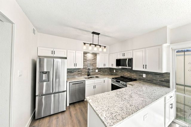 9915 Powhatan Dr Apt B4, San Antonio, TX 78230