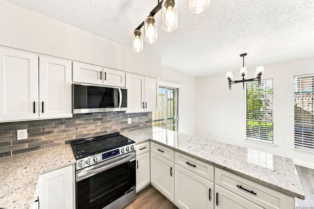 9915 Powhatan Dr Apt B4, San Antonio, TX 78230