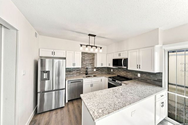 9915 Powhatan Dr Apt B4, San Antonio, TX 78230