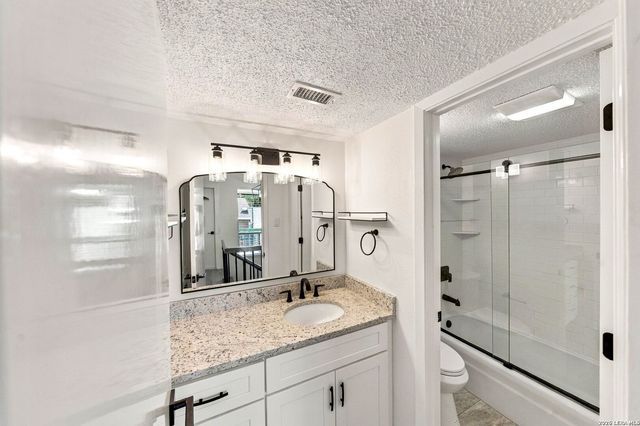 9915 Powhatan Dr Apt B4, San Antonio, TX 78230