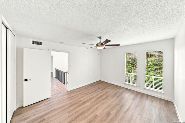 9915 Powhatan Dr Apt B4, San Antonio, TX 78230