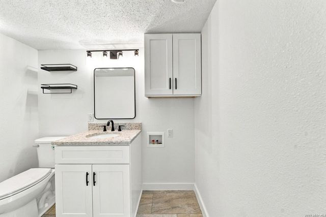 9915 Powhatan Dr Apt B4, San Antonio, TX 78230