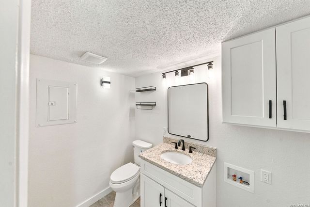 9915 Powhatan Dr Apt B4, San Antonio, TX 78230
