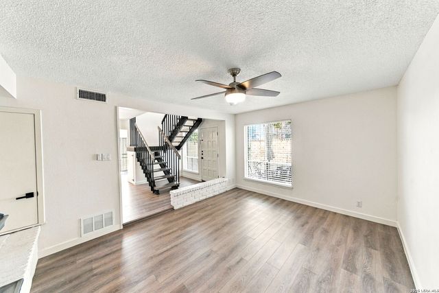 9915 Powhatan Dr Apt B4, San Antonio, TX 78230